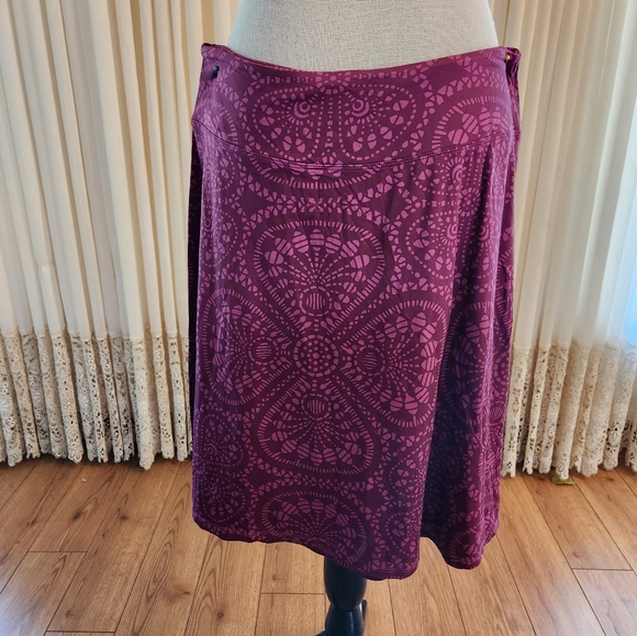 Patagonia Yoga style skirt and top set - Picture 3 of 5